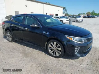 2018 Kia Optima S with VIN 5XXGT4L32JG253680, listed as a IAAI auction lot 41982361 with 204,237 mi miles. Bid and sale history available at carsss.com. Image 1.