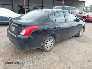 2016 Nissan Versa S z VIN 3N1CN7AP3GL882543, wystawiony jako IAAI lot #41821886 z przebiegiem 207 104 mil mil oraz . Historia ofert i sprzedaży dostępna na DreamBid. Obrazek 4.