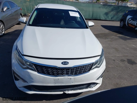2020 Kia Optima LX with VIN 5XXGT4L38LG382915, listed as a IAAI auction lot 42015096 with 157,483 mi miles. Bid and sale history available at carsss.com. Image 12.