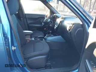 2015 Kia Soul + with VIN KNDJP3A51F7219979, listed as a IAAI auction lot 41306151 with 99,432 mi miles. Bid and sale history available at carsss.com. Image 5.