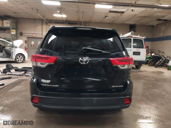 2019 Toyota Highlander SE with VIN 5TDJZRFH0KS706882, listed as a IAAI auction lot 41796238 with 104,009 mi miles. Bid and sale history available at carsss.com. Image 16.