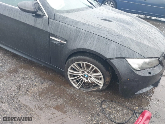 2011 BMW M3 with VIN WBSDX9C56BE784093, listed as a IAAI auction lot 41564377 with 1 mi miles. Bid and sale history available at carsss.com. Image 6.
