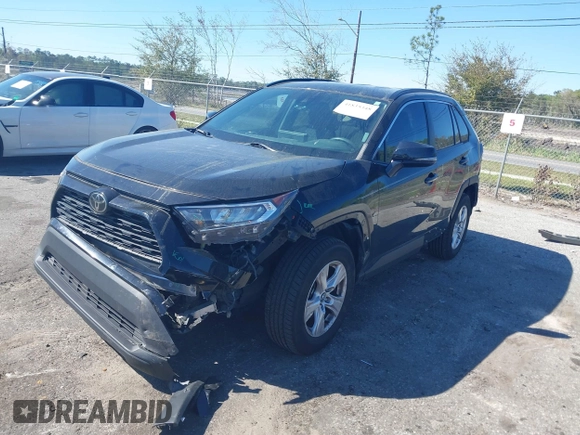 2021 Toyota RAV4 XLE with VIN 2T3W1RFV2MW107986, listed as a IAAI auction lot 41835348 with 103,450 mi miles. Bid and sale history available at carsss.com. Image 17.