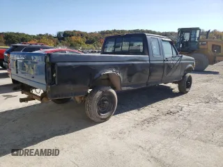 1993 Ford F-250 with VIN 1FTHX26H6PKB45310, listed as a Copart auction lot 76711334 with 0 mi miles and Salvage Title. Bid and sale history available at carsss.com. Image 3.