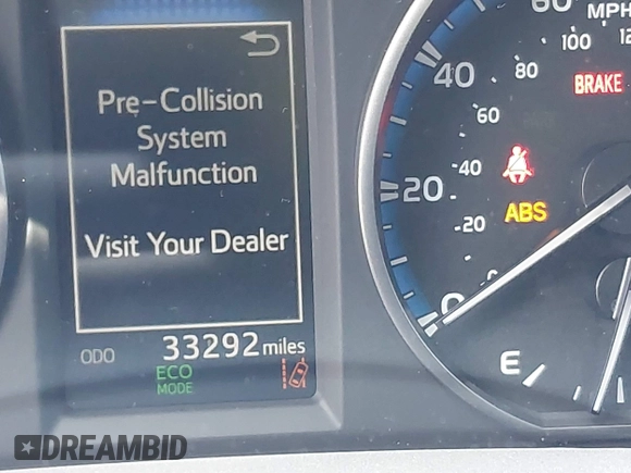 2018 Toyota RAV4 XLE with VIN 2T3RFREVXJW791889, listed as a IAAI auction lot 42021099 with 33,292 mi miles. Bid and sale history available at carsss.com. Image 15.
