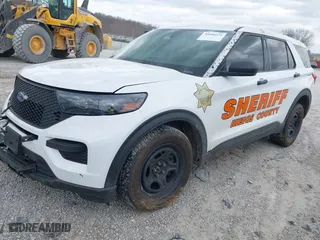 2021 Ford Police Interceptor Utility with VIN 1FM5K8AB1MGB54109, listed as a IAAI auction lot 41694271 with 90,073 mi miles. Bid and sale history available at carsss.com. Image 17.