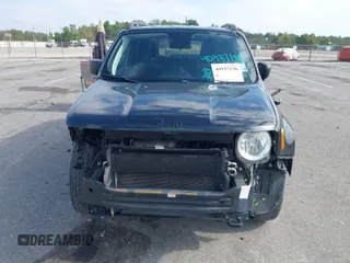 2018 Jeep Renegade Sport with VIN ZACCJBAB5JPH88551, listed as a IAAI auction lot 40937138 with 80,321 mi miles. Bid and sale history available at carsss.com. Image 13.