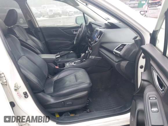 2019 Subaru Forester Touring with VIN JF2SKAWC3KH555900, listed as a IAAI auction lot 41558281 with 138,351 mi miles. Bid and sale history available at carsss.com. Image 5.