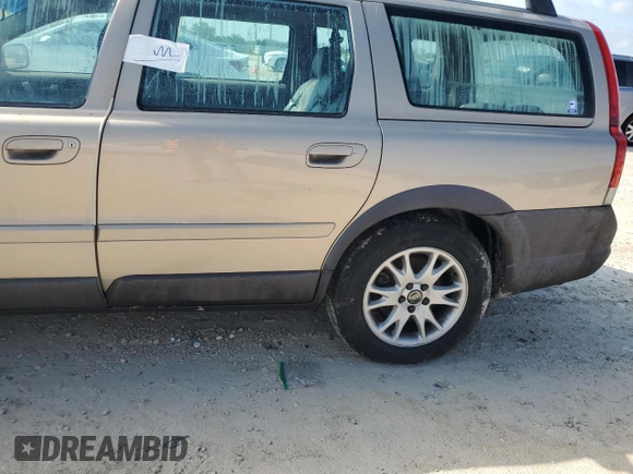 2004 Volvo V70 XC70 with VIN YV1SZ59H841163932, listed as a Copart auction lot 73984504 with 0 mi miles and Non Repairable. Bid and sale history available at carsss.com. Image 12.