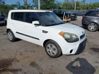 2013 Kia Soul with VIN KNDJT2A57D7754706, listed as a IAAI auction lot 41942848 with 151,463 mi miles. Bid and sale history available at carsss.com. Image 1.