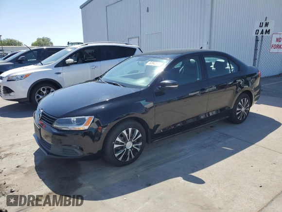 2014 Volkswagen Jetta SE z VIN 3VWD17AJ8EM424820, wystawiony jako Copart lot #63942515 z przebiegiem 180 530 mil mil oraz Czysty tytuł • Clean title. Historia ofert i sprzedaży dostępna na DreamBid. Obrazek 1.