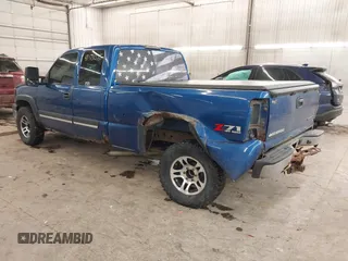 2003 Chevrolet Silverado 1500 with VIN 2GCEK19T931236982, listed as a IAAI auction lot 41178535 with 144,996 mi miles. Bid and sale history available at carsss.com. Image 3.