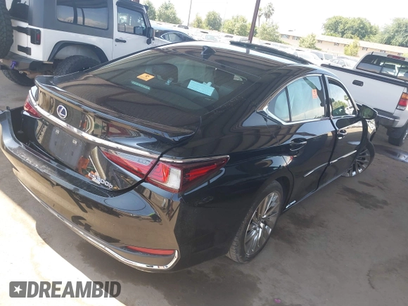 2022 Lexus ES 300h Luxury with VIN 58AEA1C12NU015634, listed as a IAAI auction lot 42575127 with 46,905 mi miles and . Bid and sale history available at DreamBid. Image 4.