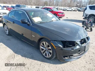2013 BMW 3 Series 328i z VIN WBADW7C5XDE732643, wystawiony jako IAAI lot #41665789 z przebiegiem Nie podano mil oraz . Historia ofert i sprzedaży dostępna na DreamBid. Obrazek 1.