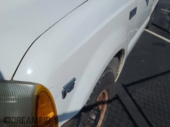 2001 Ford F-250 XL with VIN 1FTNX20L41EC24738, listed as a IAAI auction lot 42774162 with 132,911 mi miles and . Bid and sale history available at DreamBid. Image 28.