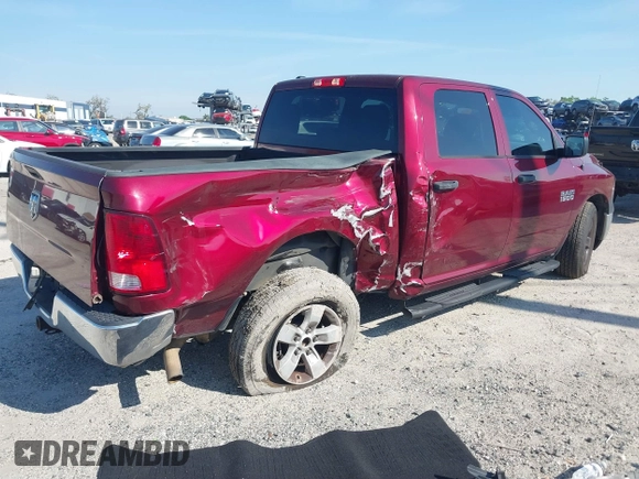 2018 Ram 1500 Express z VIN 1C6RR6KG5JS259672, wystawiony jako IAAI lot #41698317 z przebiegiem 93 789 mil mil oraz . Historia ofert i sprzedaży dostępna na DreamBid. Obrazek 4.