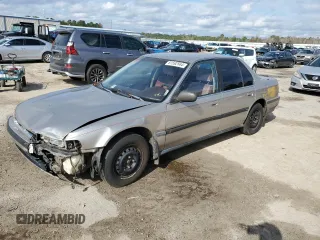 1990 Honda Accord z VIN 1HGCB7658LA103783, wystawiony jako Copart lot #81592564 z przebiegiem 239 747 mil mil oraz Szkoda całkowita • Salvage title. Historia ofert i sprzedaży dostępna na DreamBid. Obrazek 1.