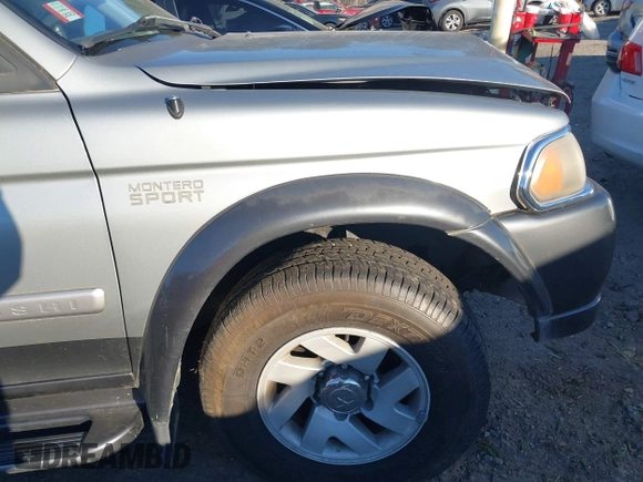 2001 Mitsubishi Montero Sport XLS with VIN JA4LS31H21P063147, listed as a IAAI auction lot 41367823 with 189,373 mi miles. Bid and sale history available at carsss.com. Image 13.