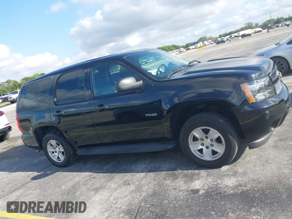 2013 Chevrolet Tahoe Commercial z VIN 1GNLC2E05DR218100, wystawiony jako IAAI lot #42182072 z przebiegiem 162 888 mil mil oraz . Historia ofert i sprzedaży dostępna na DreamBid. Obrazek 14.