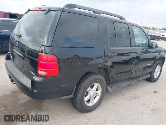 2005 Ford Explorer XLT z VIN 1FMZU73EX5UB58658, wystawiony jako IAAI lot #42162702 z przebiegiem 152 074 mil mil oraz . Historia ofert i sprzedaży dostępna na DreamBid. Obrazek 4.