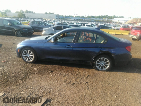 2018 BMW 3 Series 320i xDrive z VIN WBA8A3C53JA488409, wystawiony jako IAAI lot #39667324 z przebiegiem 72 949 mil mil oraz . Historia ofert i sprzedaży dostępna na DreamBid. Obrazek 14.