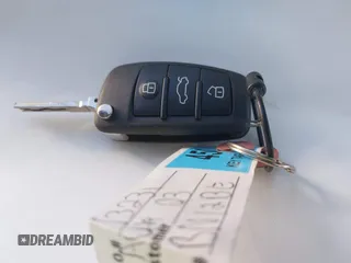 2025 Audi Q3 S line Premium z VIN WA1DECF3XS1004697, wystawiony jako IAAI lot #42256169 z przebiegiem 8550 mil mil oraz . Historia ofert i sprzedaży dostępna na DreamBid. Obrazek 11.