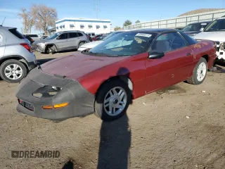 1994 Chevrolet Camaro z VIN 2G1FP22S4R2112885, wystawiony jako Copart lot #83088874 z przebiegiem 120 416 mil mil oraz Czysty tytuł • Clean title. Historia ofert i sprzedaży dostępna na DreamBid. Obrazek 1.