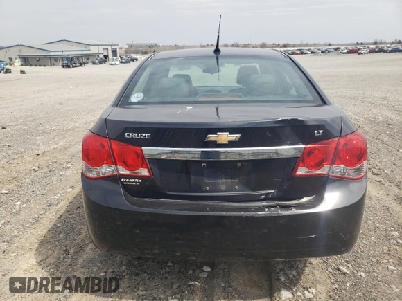2014 Chevrolet Cruze 2LT z VIN 1G1PE5SB5E7329005, wystawiony jako Copart lot #50637745 z przebiegiem 213 912 mil mil oraz Nie do naprawy • Non repairable. Historia ofert i sprzedaży dostępna na DreamBid. Obrazek 6.