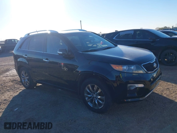 2013 Kia Sorento SX with VIN 5XYKW4A27DG393624, listed as a IAAI auction lot 41404019 with 203,597 mi miles. Bid and sale history available at carsss.com. Image 13.
