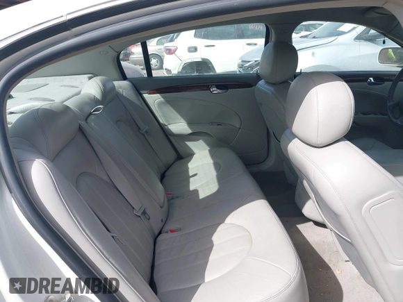 2007 Buick Lucerne V6 CXL with VIN 1G4HD57287U228614, listed as a IAAI auction lot 41843518 with 183,249 mi miles. Bid and sale history available at carsss.com. Image 8.