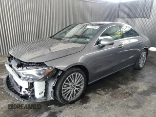 2025 Mercedes-Benz CLA 250 z VIN W1K5J4GB0SN527923, wystawiony jako Copart lot #60036575 z przebiegiem 21 140 mil mil oraz Czysty tytuł • Clean title. Historia ofert i sprzedaży dostępna na DreamBid. Obrazek 1.