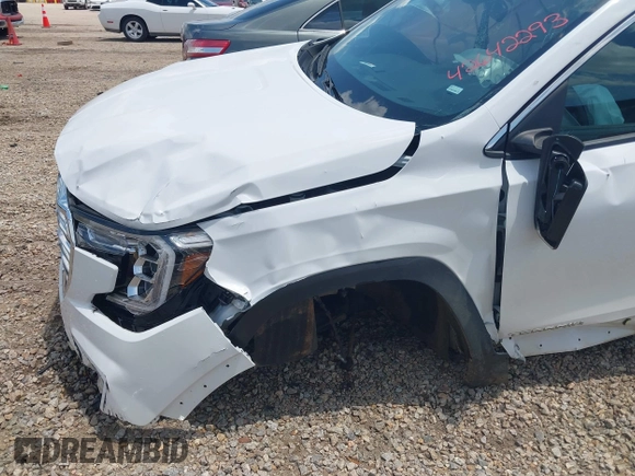 2024 GMC Terrain SLT z VIN 3GKALPEG1RL144011, wystawiony jako IAAI lot #42642293 z przebiegiem 33 000 mil mil oraz . Historia ofert i sprzedaży dostępna na DreamBid. Obrazek 6.