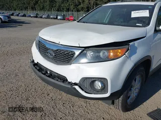 2013 Kia Sorento LX with VIN 5XYKT3A60DG349289, listed as a IAAI auction lot 42063515 with 138,676 mi miles and . Bid and sale history available at carsss.com. Image 6.