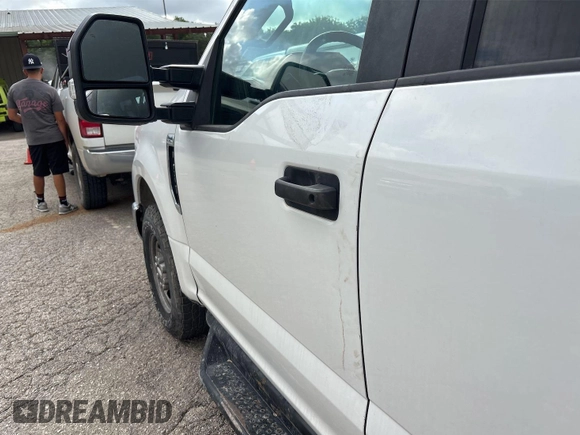 2017 Ford F-250 XL with VIN 1FT7W2A61HEC03778, listed as a IAAI auction lot 42783433 with 221,117 mi miles and . Bid and sale history available at DreamBid. Image 20.