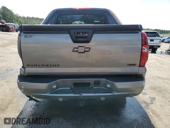 2008 Chevrolet Avalanche 2LT with VIN 3GNFK12318G107218, listed as a Copart auction lot 61583895 with Not provided miles and Salvage title. Bid and sale history available at DreamBid. Image 6.