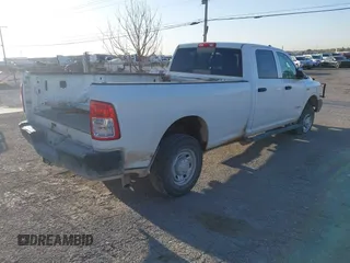2022 Ram 2500 Tradesman with VIN 3C6UR5HJ4NG130956, listed as a IAAI auction lot 41934589 with 117,963 mi miles. Bid and sale history available at carsss.com. Image 4.