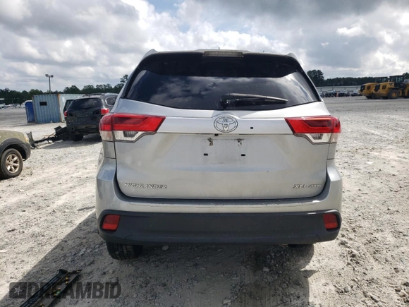 2017 Toyota Highlander XLE с VIN 5TDJZRFHXHS464966, выставлен на аукционе Copart как лот 64739515 с пробегом 115 053 миль миль и Списание • Salvage title. История ставок и продаж доступна на DreamBid. Изображение 6.