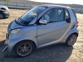 2011 Smart fortwo Pure z VIN WMEEJ3BA3BK432164, wystawiony jako Copart lot #43130025 z przebiegiem 72 440 mil mil oraz Szkoda całkowita • Salvage title. Historia ofert i sprzedaży dostępna na DreamBid. Obrazek 1.