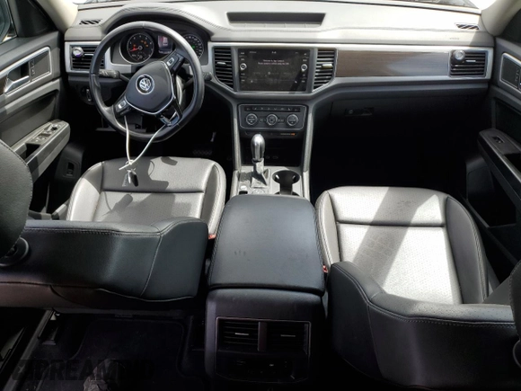 2018 Volkswagen Atlas SE z VIN 1V2LR2CAXJC560772, wystawiony jako Copart lot #53544725 z przebiegiem 70 282 mil mil oraz Szkoda całkowita • Salvage title. Historia ofert i sprzedaży dostępna na DreamBid. Obrazek 8.