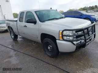 2009 Chevrolet Silverado 1500 LT with VIN 1GCEC29C89Z163686, listed as a IAAI auction lot 41881851 with 1 mi miles. Bid and sale history available at carsss.com. Image 1.