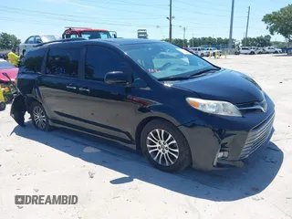 2019 Toyota Sienna XLE Auto Access Seat z VIN 5TDYZ3DCXKS004233, wystawiony jako IAAI lot #42578704 z przebiegiem 121 118 mil mil oraz . Historia ofert i sprzedaży dostępna na DreamBid. Obrazek 1.