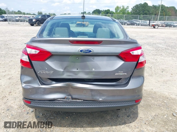 2013 Ford Focus SE z VIN 1FADP3F27DL267203, wystawiony jako IAAI lot #42470614 z przebiegiem 180 153 mil mil oraz . Historia ofert i sprzedaży dostępna na DreamBid. Obrazek 17.