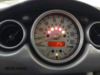 2005 MINI Hardtop with VIN WMWRC33595TJ70125, listed as a IAAI auction lot 42039711 with 178,091 mi miles and . Bid and sale history available at DreamBid. Image 7.