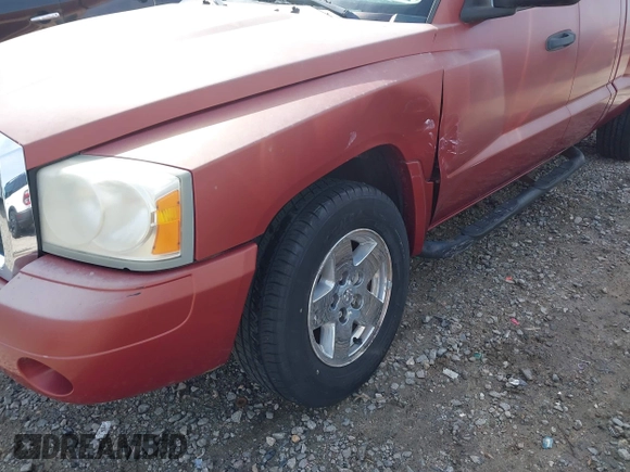 2006 Dodge Dakota SLT with VIN 1D7HE42K26S532685, listed as a IAAI auction lot 41833074 with 110,524 mi miles and . Bid and sale history available at carsss.com. Image 6.