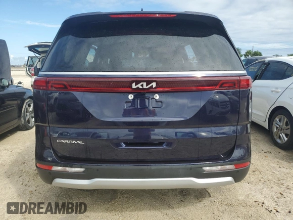 2024 Kia Carnival LX with VIN KNDNB4H32R6381026, listed as a Copart auction lot 74887184 with 9,870 mi miles and Non Repairable. Bid and sale history available at carsss.com. Image 6.