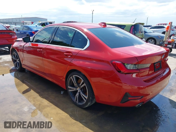 2021 BMW 3 Series 330i z VIN 3MW5R1J08M8B56246, wystawiony jako IAAI lot #42355325 z przebiegiem 48 699 mil mil oraz . Historia ofert i sprzedaży dostępna na DreamBid. Obrazek 3.