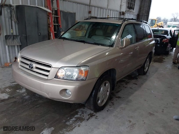 2005 Toyota Highlander with VIN JTEDP21A750075961, listed as a IAAI auction lot 41252234 with 139,777 mi miles. Bid and sale history available at carsss.com. Image 2.