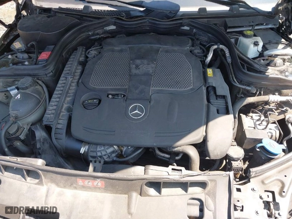 2013 Mercedes-Benz C-Class C 300 Sport with VIN WDDGF8AB2DA835261, listed as a IAAI auction lot 40195052 with 62,511 mi miles. Bid and sale history available at carsss.com. Image 10.