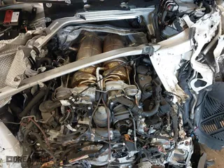 2019 Lamborghini Urus with VIN ZPBUA1ZL2KLA02084, listed as a IAAI auction lot 41953004 with 9,279 mi miles. Bid and sale history available at carsss.com. Image 10.