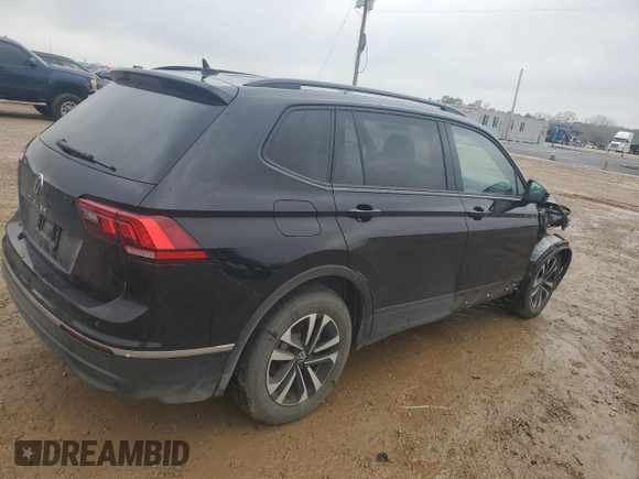 2023 Volkswagen Tiguan S z VIN 3VVRB7AX5PM038208, wystawiony jako Copart lot #44760825 z przebiegiem 33 661 mil mil oraz Szkoda całkowita • Salvage title. Historia ofert i sprzedaży dostępna na DreamBid. Obrazek 3.